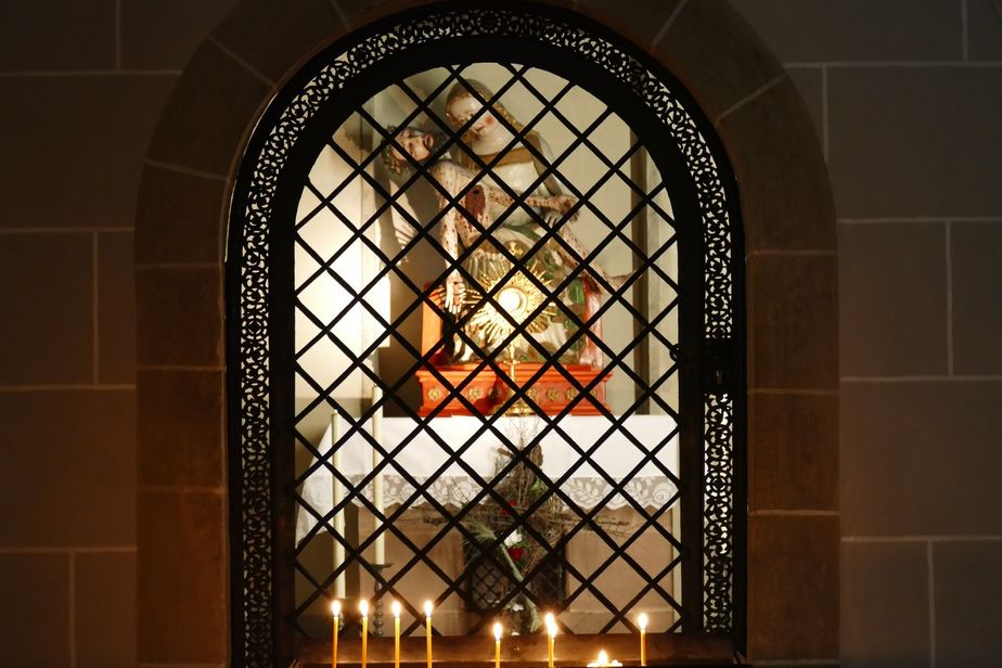 Tägliche Anbetung in Zeiten von Corona - Pieta-Kapelle im Dom zu Fritzlar